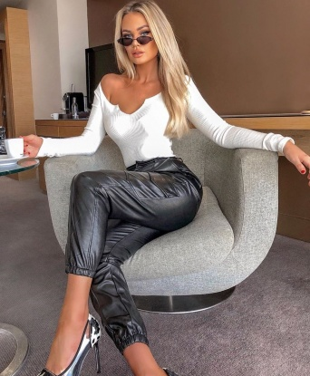 Анкета проститутки Ксения - город Жешарт, 24 года, №12078